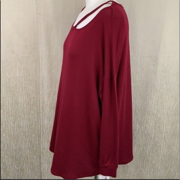 NEW! MOA MOA Woman Cut Neck Stretchy Knit Top Red - Picture 3 of 6